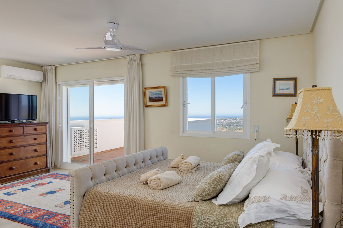 6 Bedroom Villa in Mijas - Photo 21