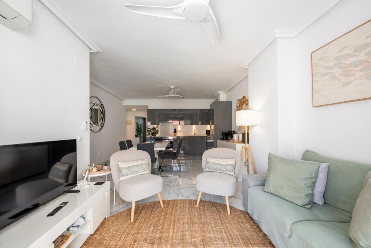 3 Bedroom Apartment in Marbella - Photo 7