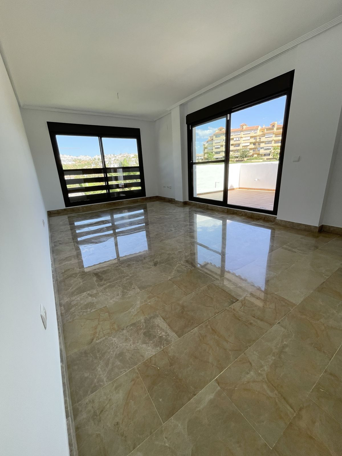3 Bedroom Apartment in Estepona - Foto 10