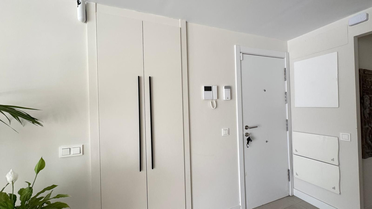 3 Bedroom Apartment in Estepona - Photo 11