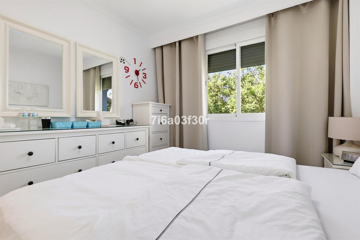 2 Bedroom Apartment in Marbella - Photo 6
