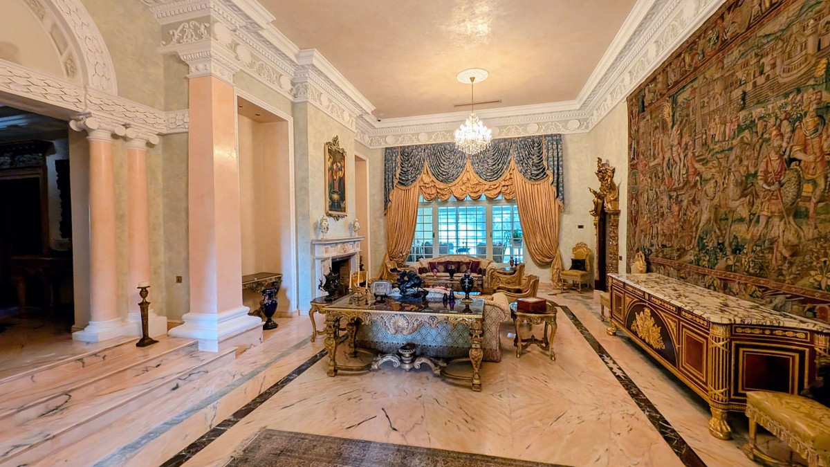 16 Bedroom Villa in Sotogrande - Photo 12