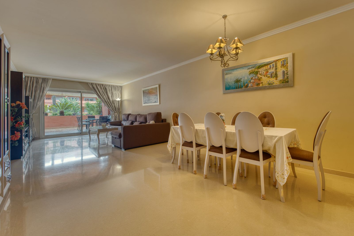 2 Bedroom Apartment in Marbella - Foto 4