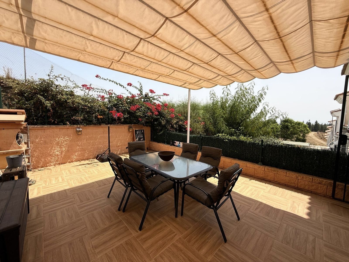 2 Bedroom Townhouse in Mijas - Photo 2
