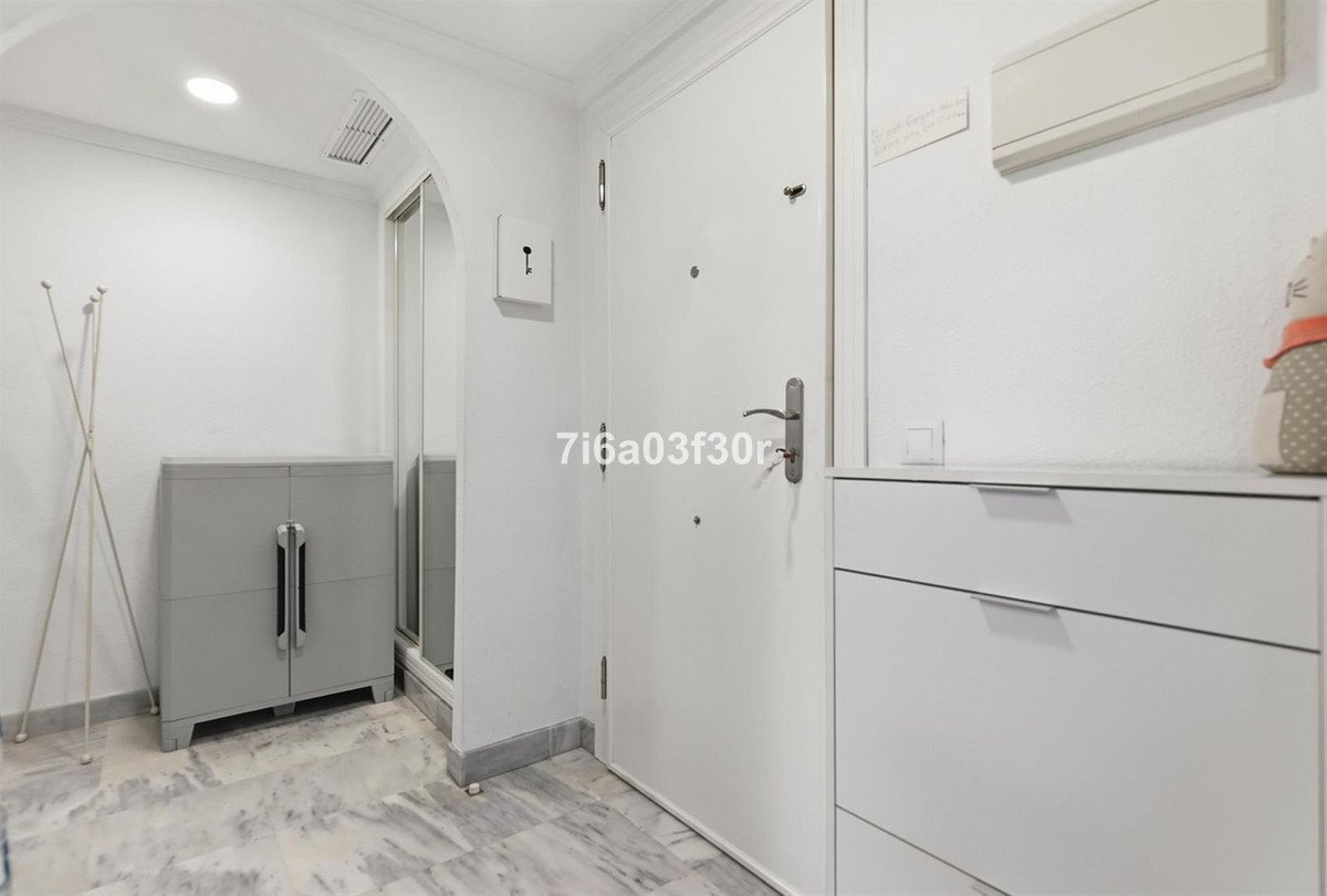 2 Bedroom Apartment in Marbella - Photo 25