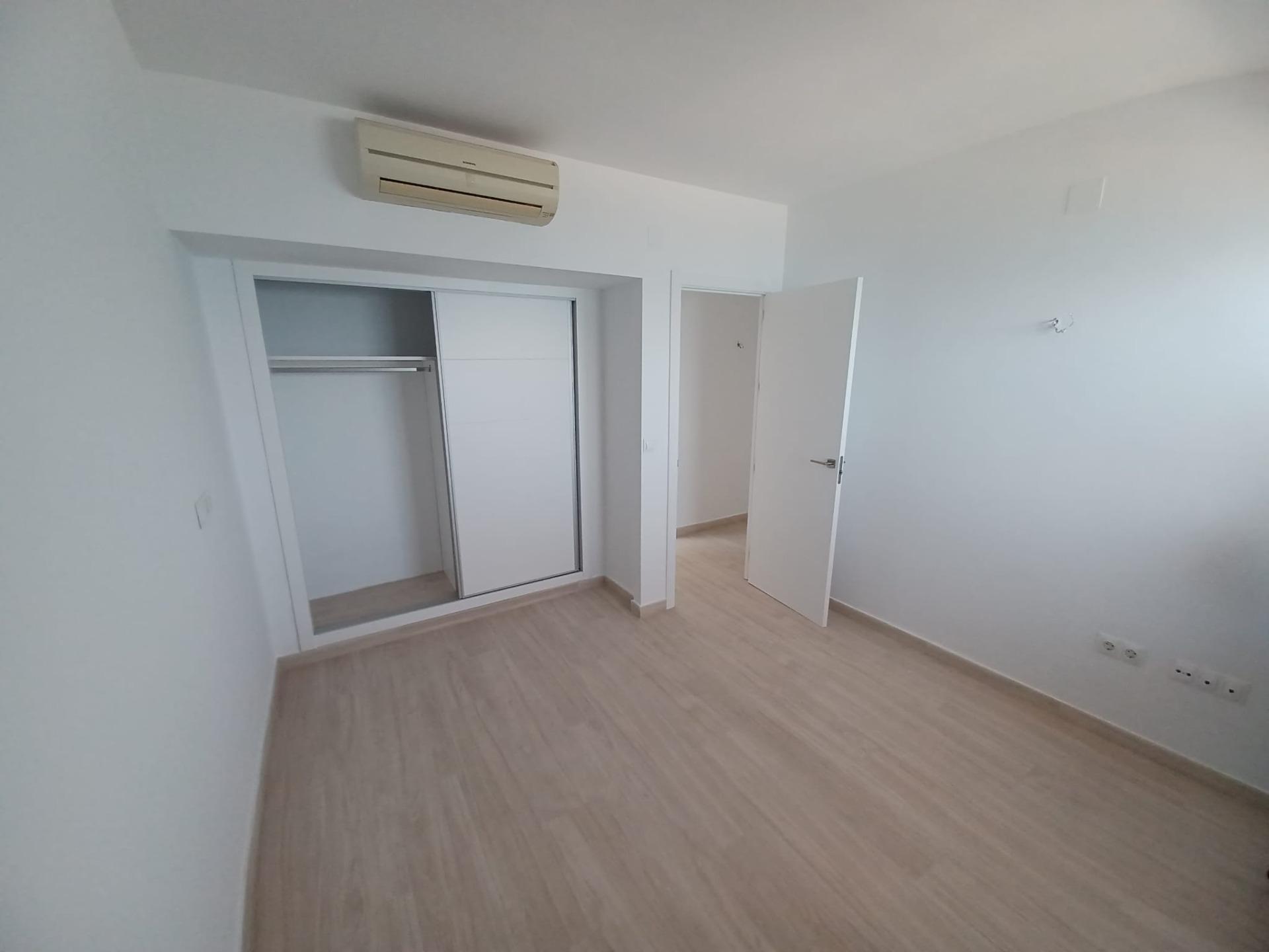 2 Bedroom Apartment in Fuengirola - Photo 17