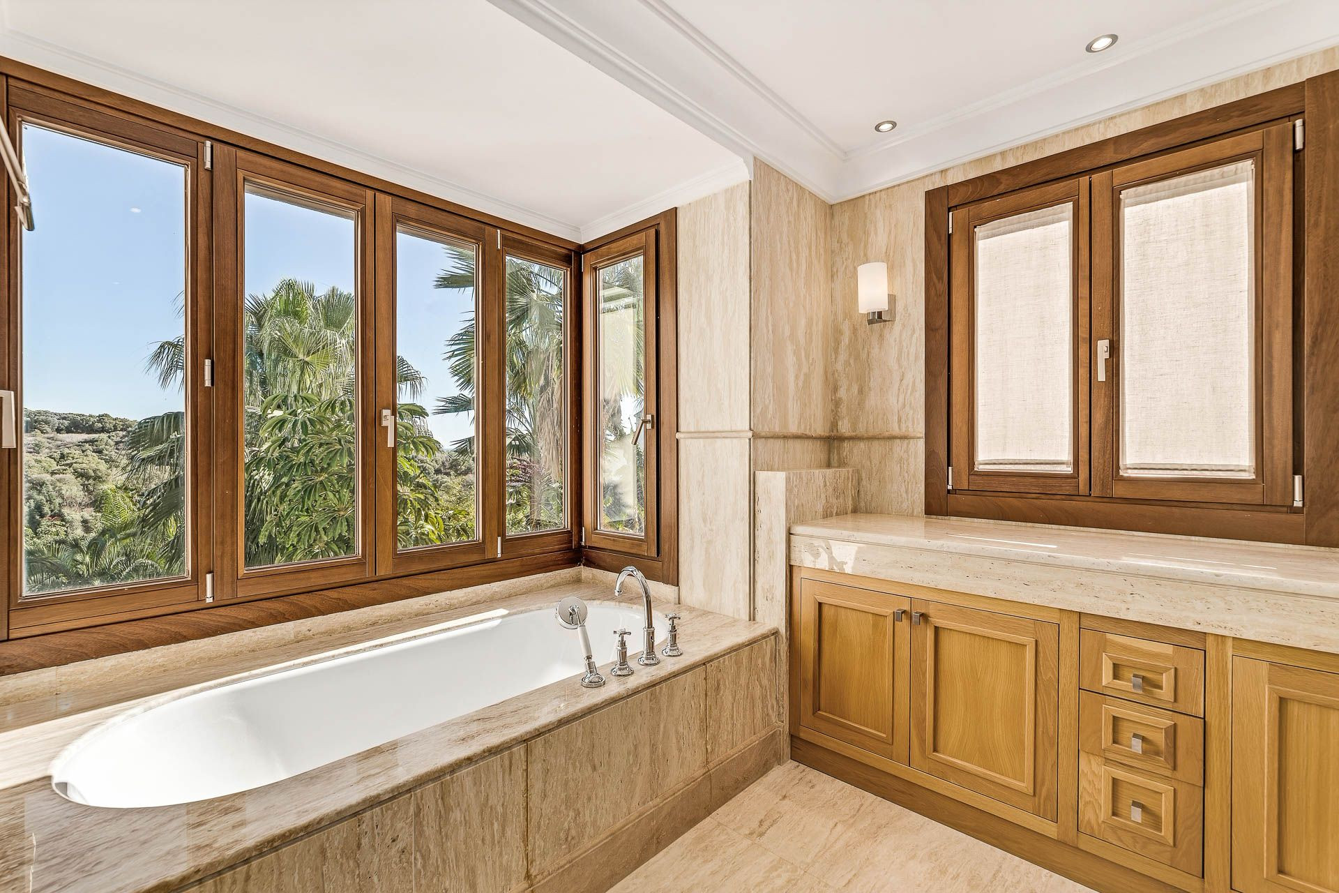 16 Bedroom Villa in Benahavís - Foto 14