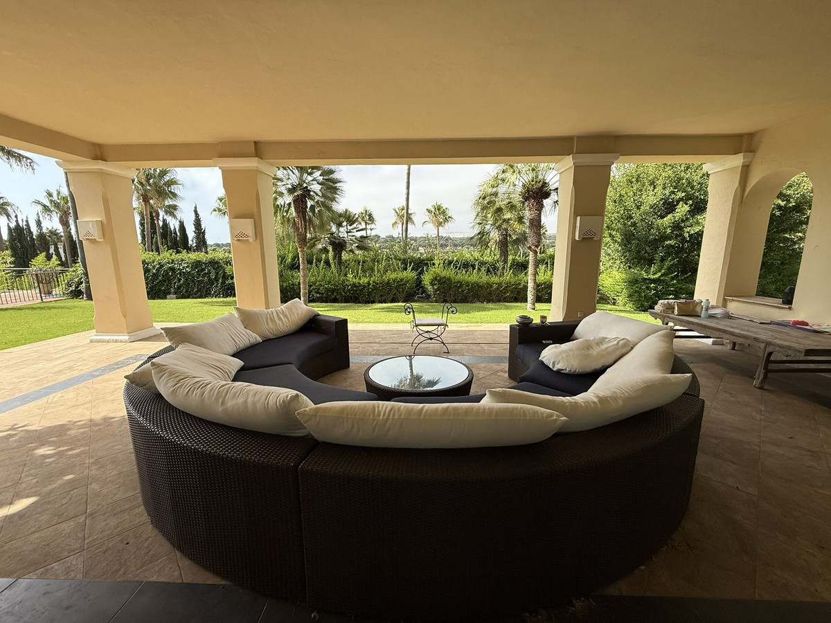 5 Bedroom Villa in Sotogrande - Photo 4