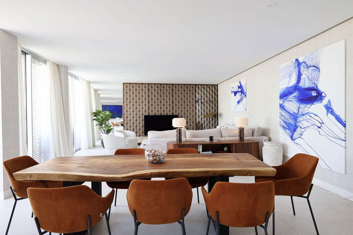 4 Bedroom Apartment in Estepona - Photo 6