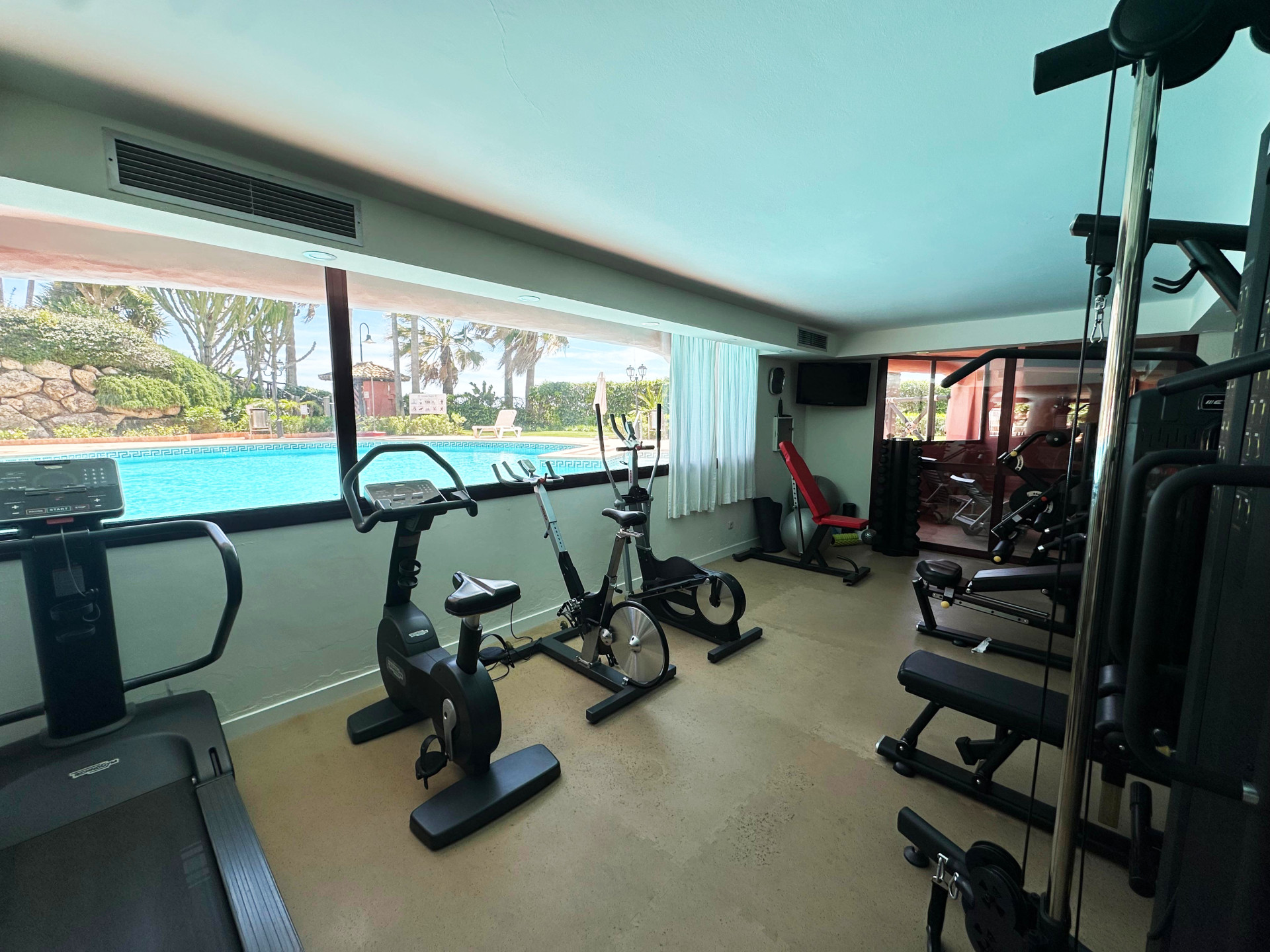 3 Bedroom Penthouse in Estepona - Photo 24