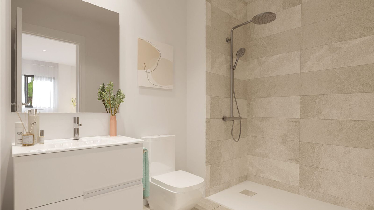 2 Bedroom Penthouse in Estepona - Photo 8