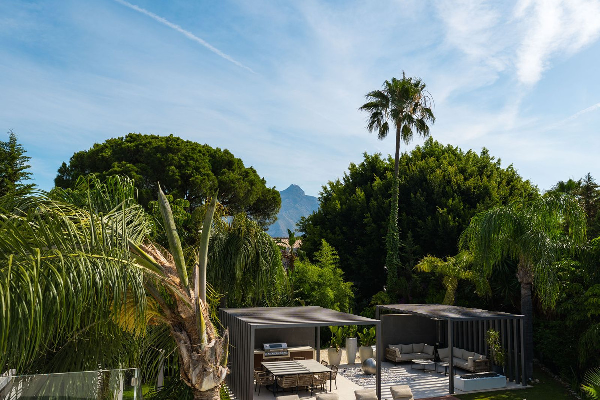 4 Bedroom Villa in Marbella - Photo 46