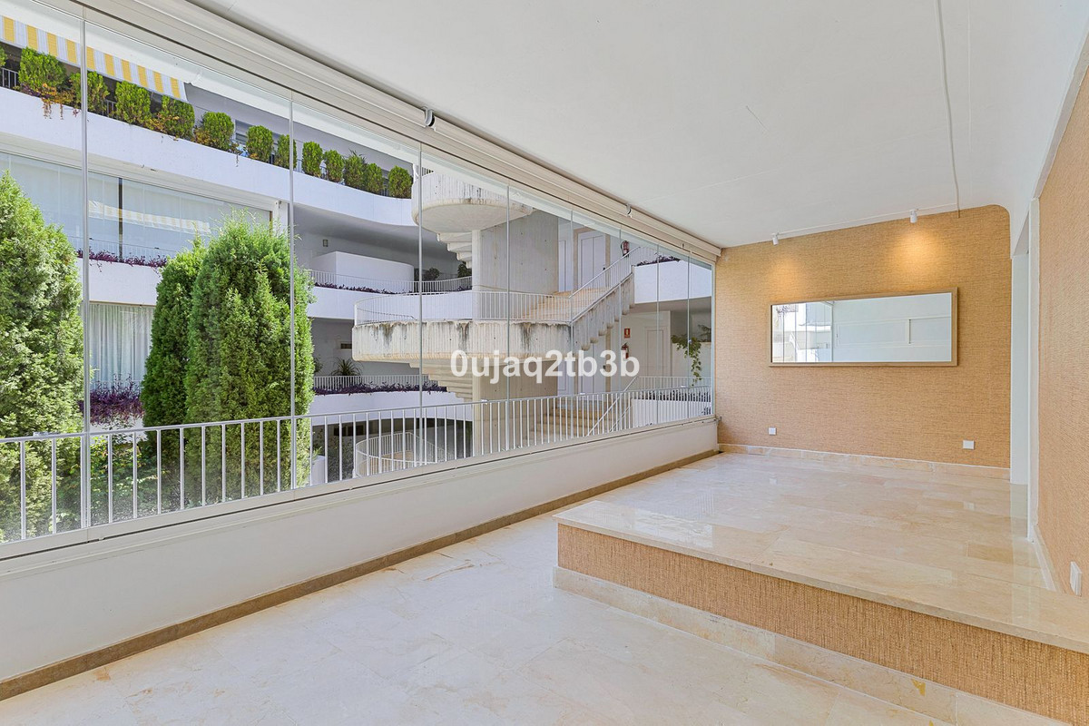 3 Bedroom Apartment in Marbella - Photo 28