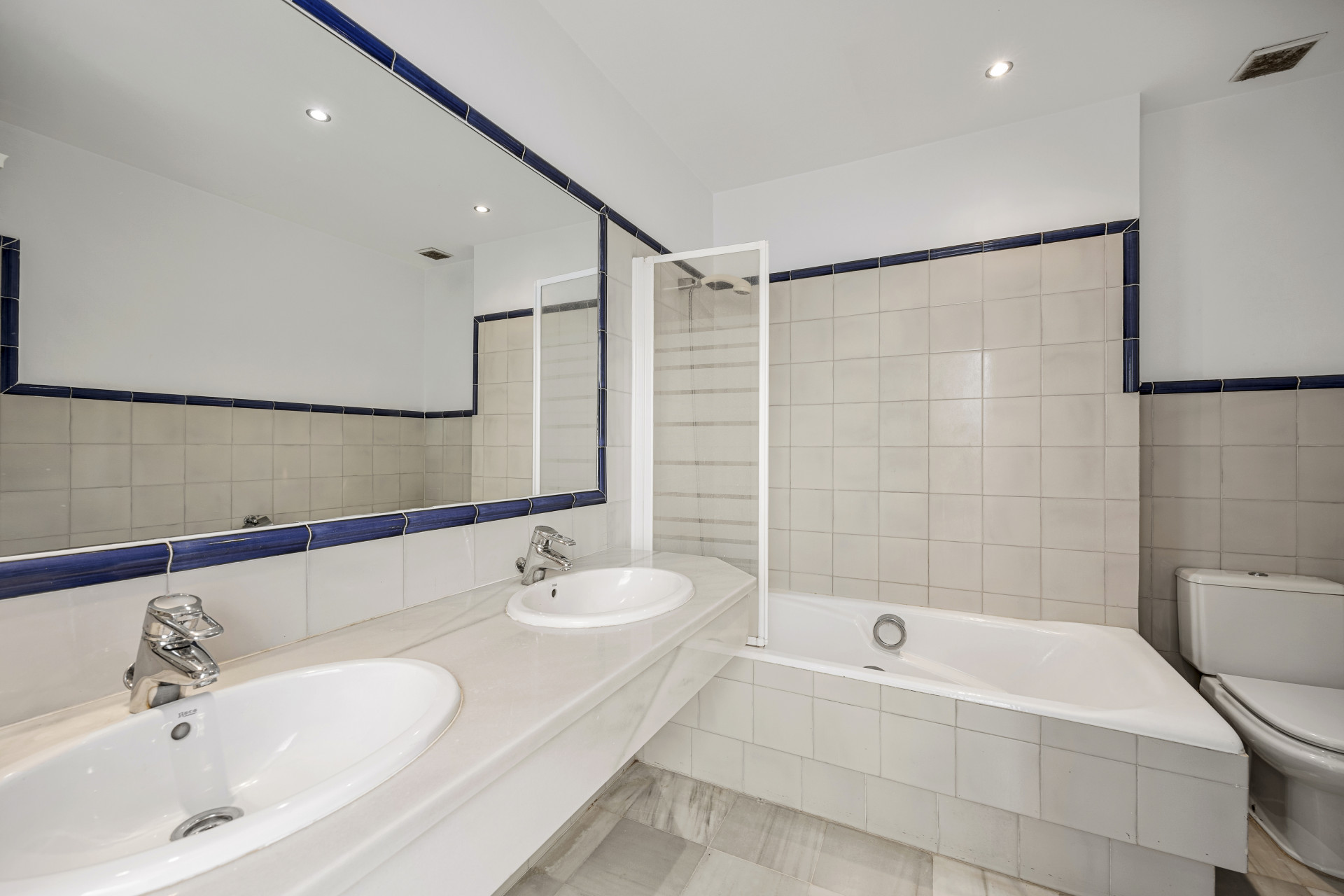 4 Bedroom Townhouse in San Pedro de Alcántara - Photo 19