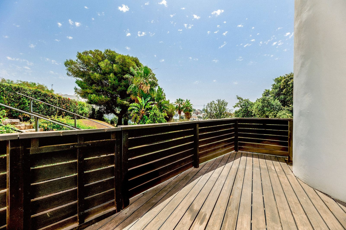 4 Bedroom Townhouse in Marbella - Photo 13