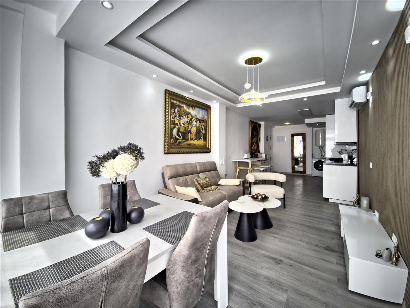 2 Bedroom Apartment in Marbella - Photo 17