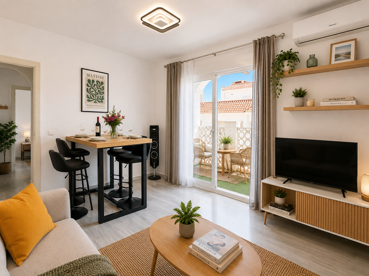2 Bedroom Apartment in Torremolinos - Photo 16