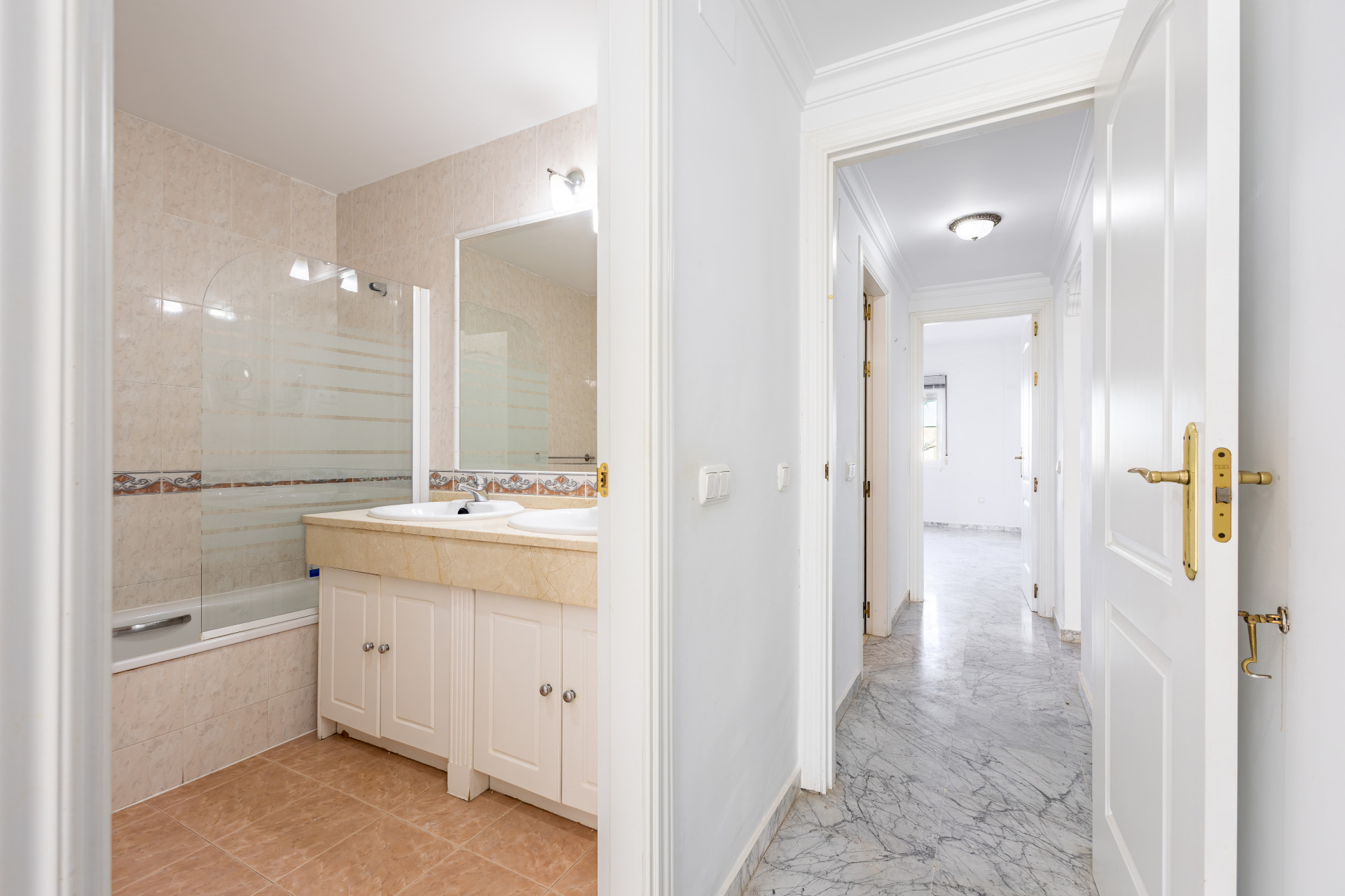 2 Bedroom Apartment in Alhaurín el Grande - Photo 10