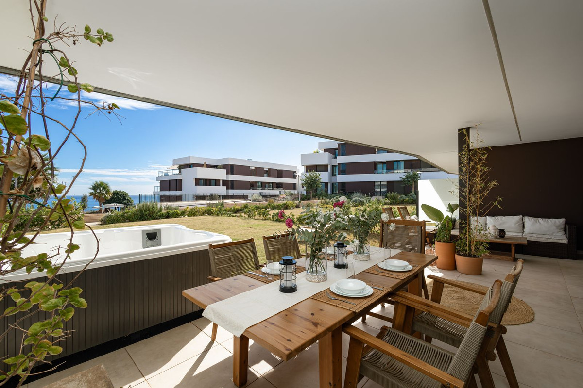 2 Bedroom Apartment in Casares - Photo 3