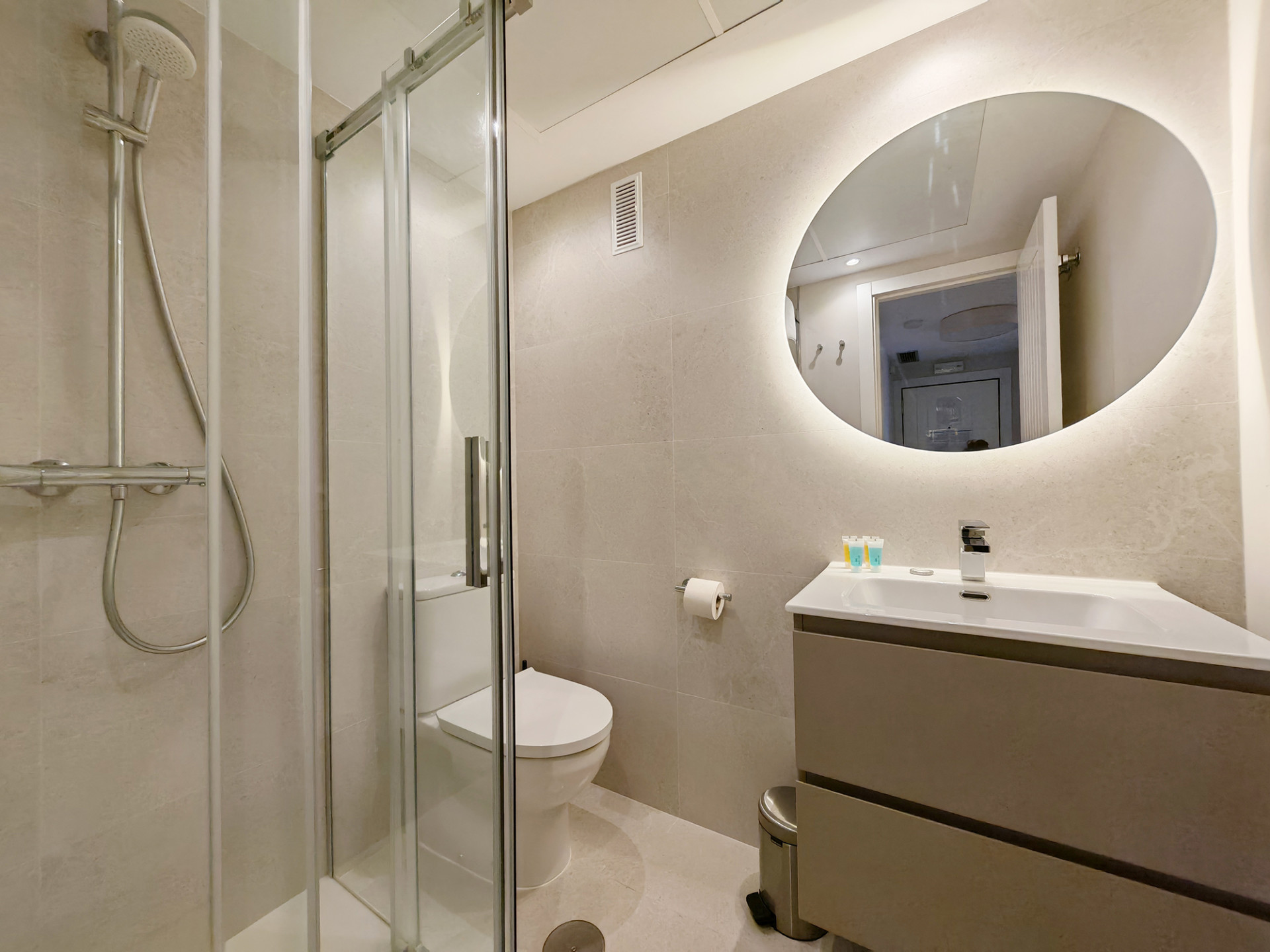 2 Bedroom Apartment in Benahavís - Foto 13