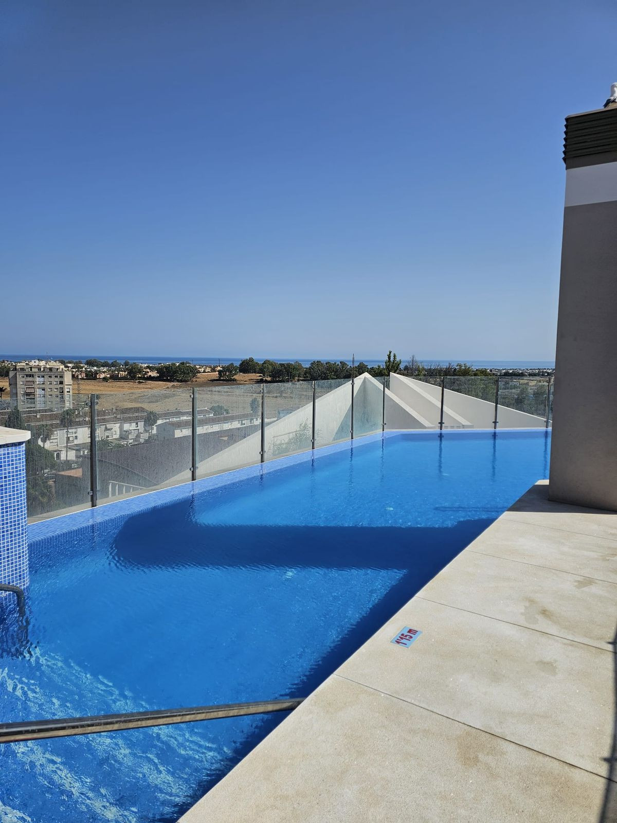 3 Bedroom Apartment in Marbella - Photo 10