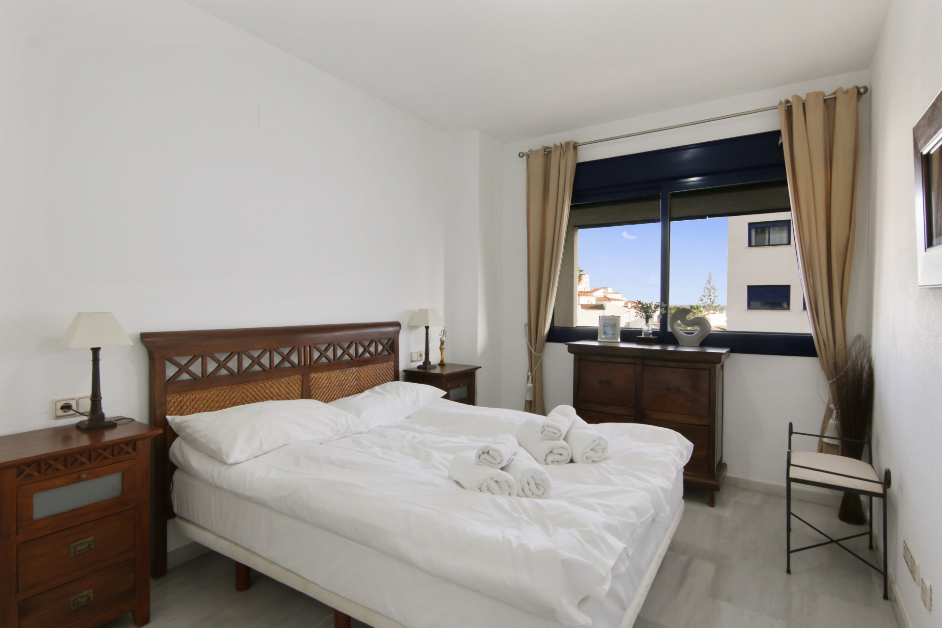 3 Bedroom Apartment in Estepona - Photo 8