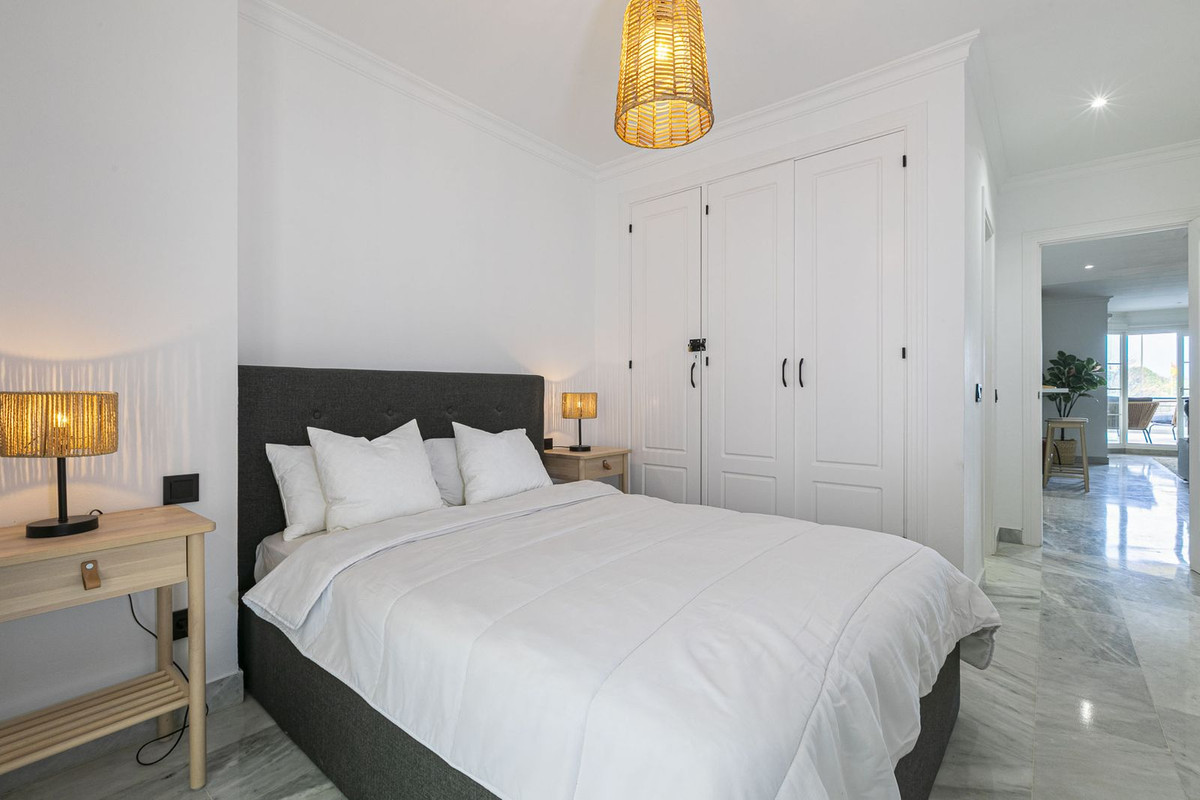 2 Bedroom Apartment in Marbella - Photo 30