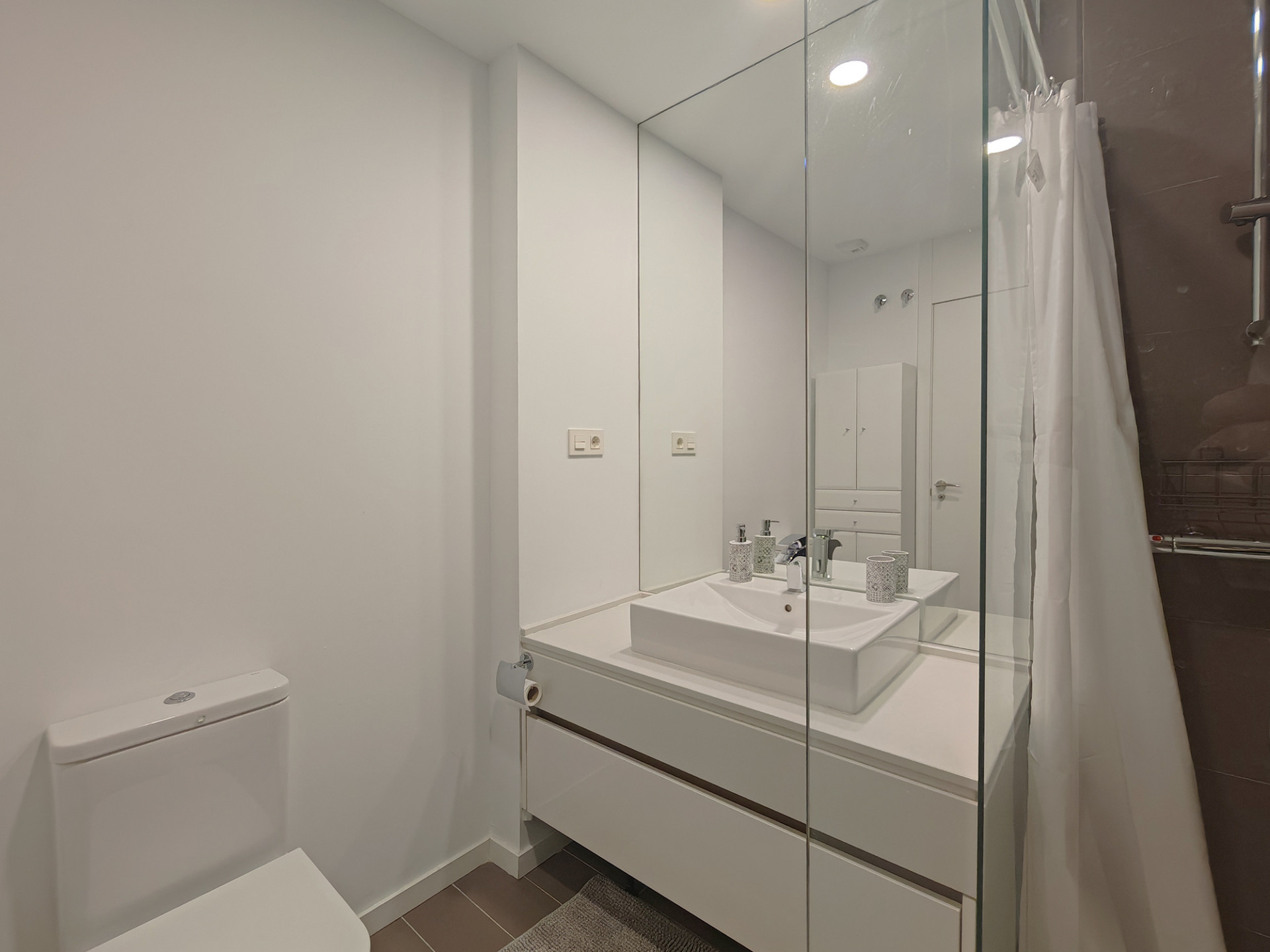 3 Bedroom Apartment in Estepona - Photo 11
