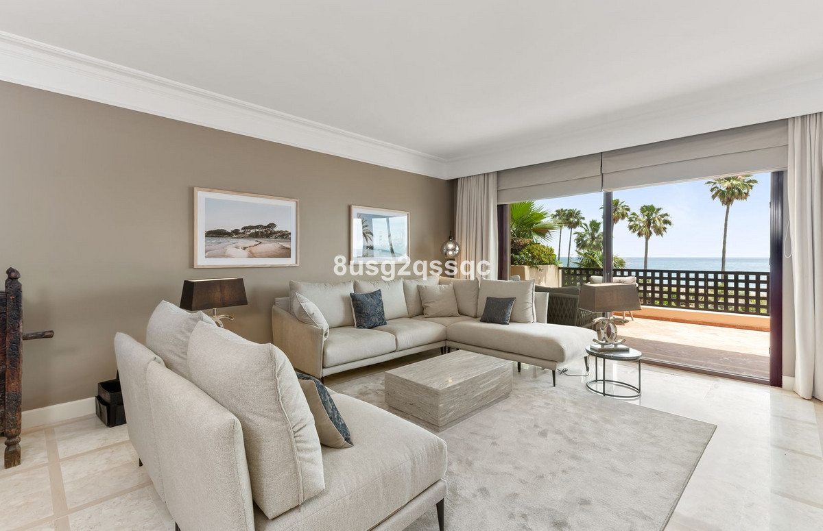 2 Bedroom Apartment in Estepona - Photo 28