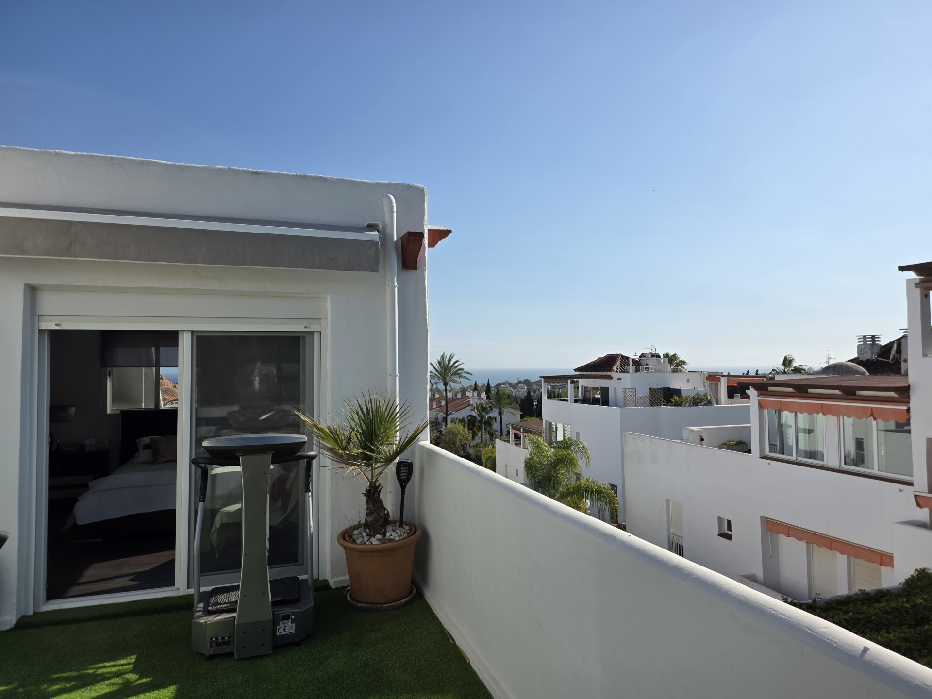 4 Bedroom Townhouse in Marbella - Photo 5