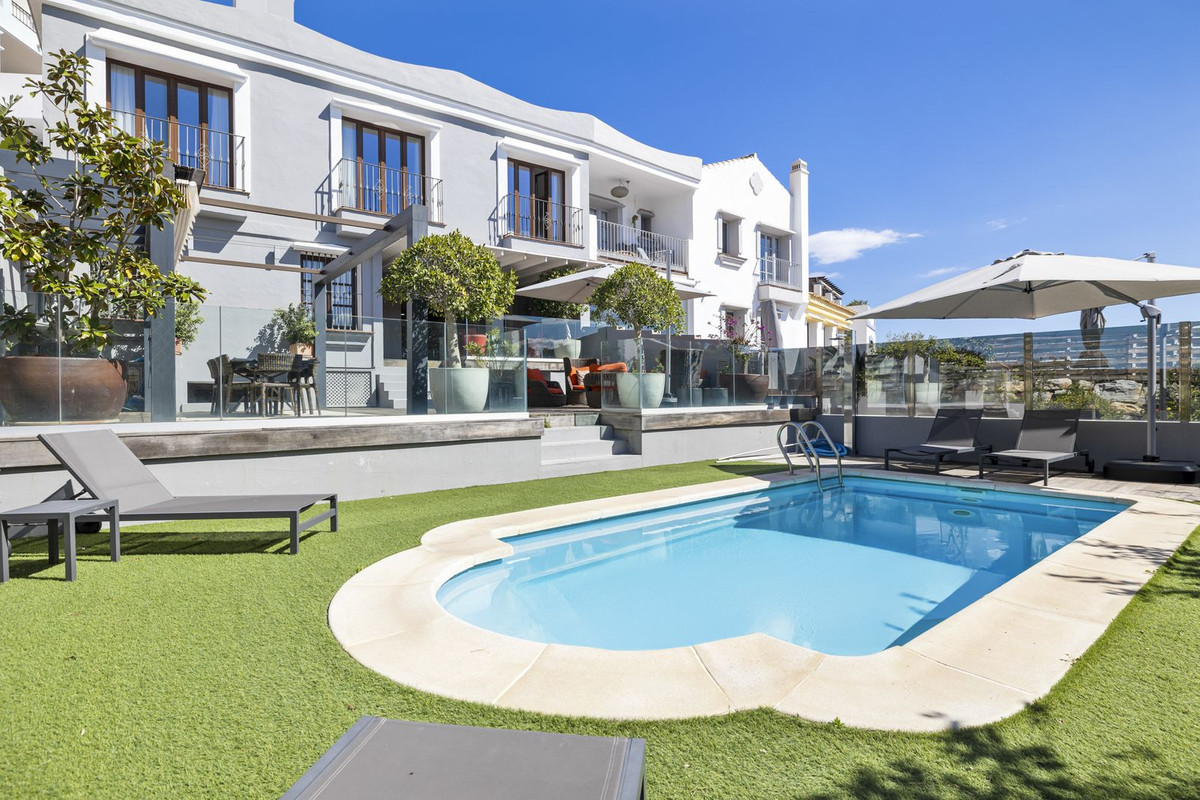 5 Bedroom Townhouse in Benahavís - Foto 3