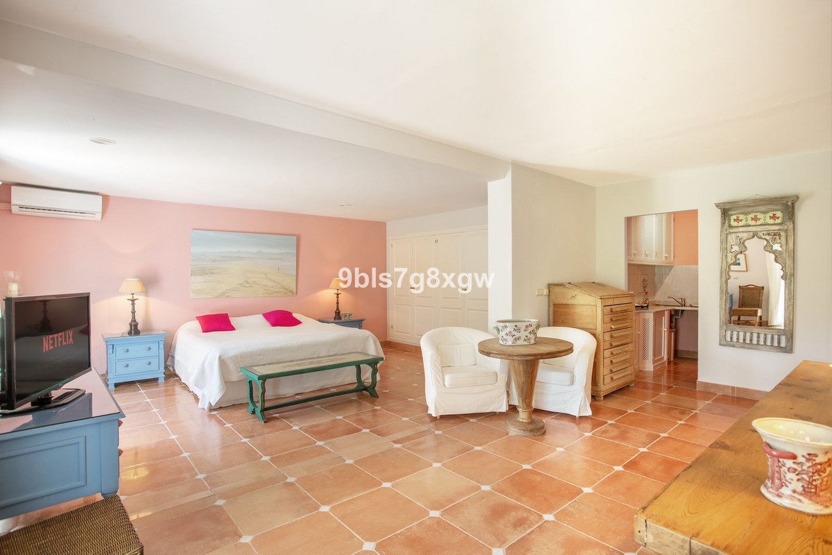 9 Bedroom Country house in Gaucín - Photo 25