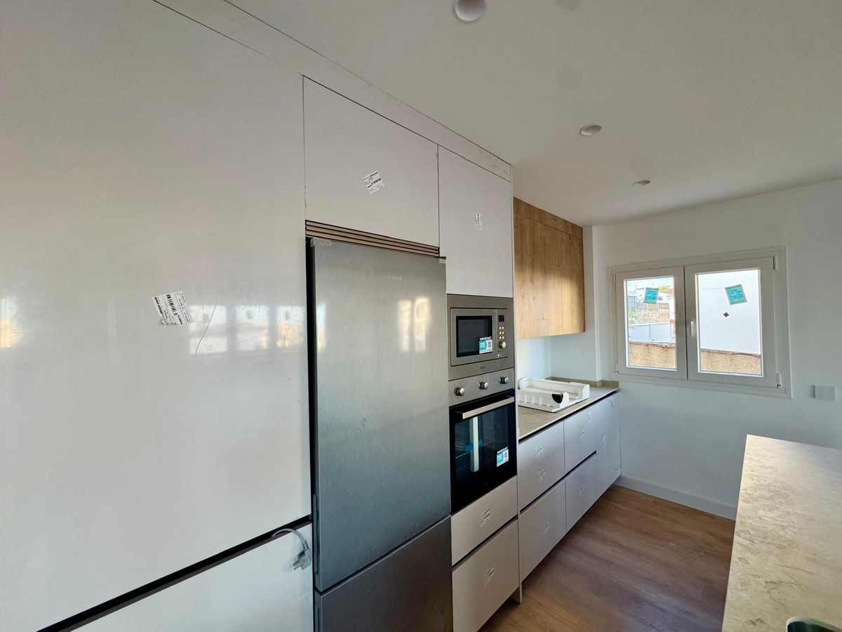 3 Bedroom Apartment in Torremolinos - Photo 19