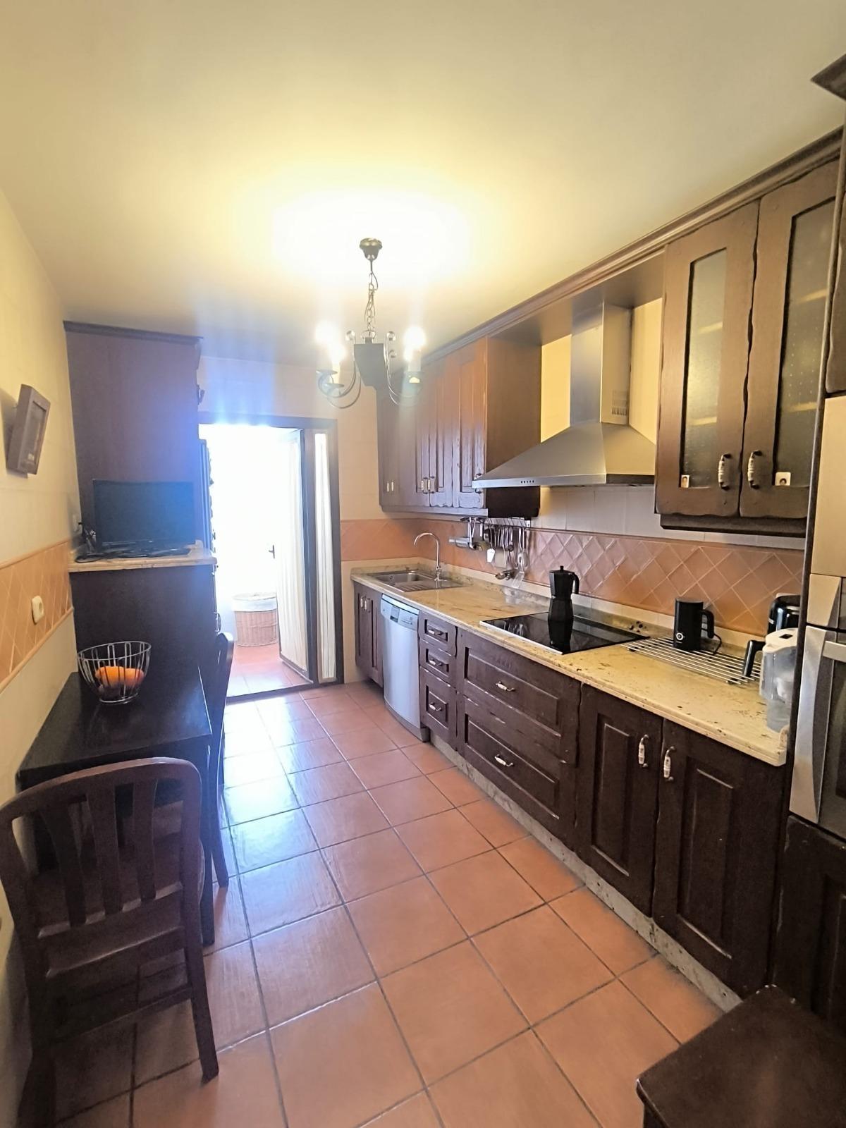 3 Bedroom Apartment in Fuengirola - Photo 27