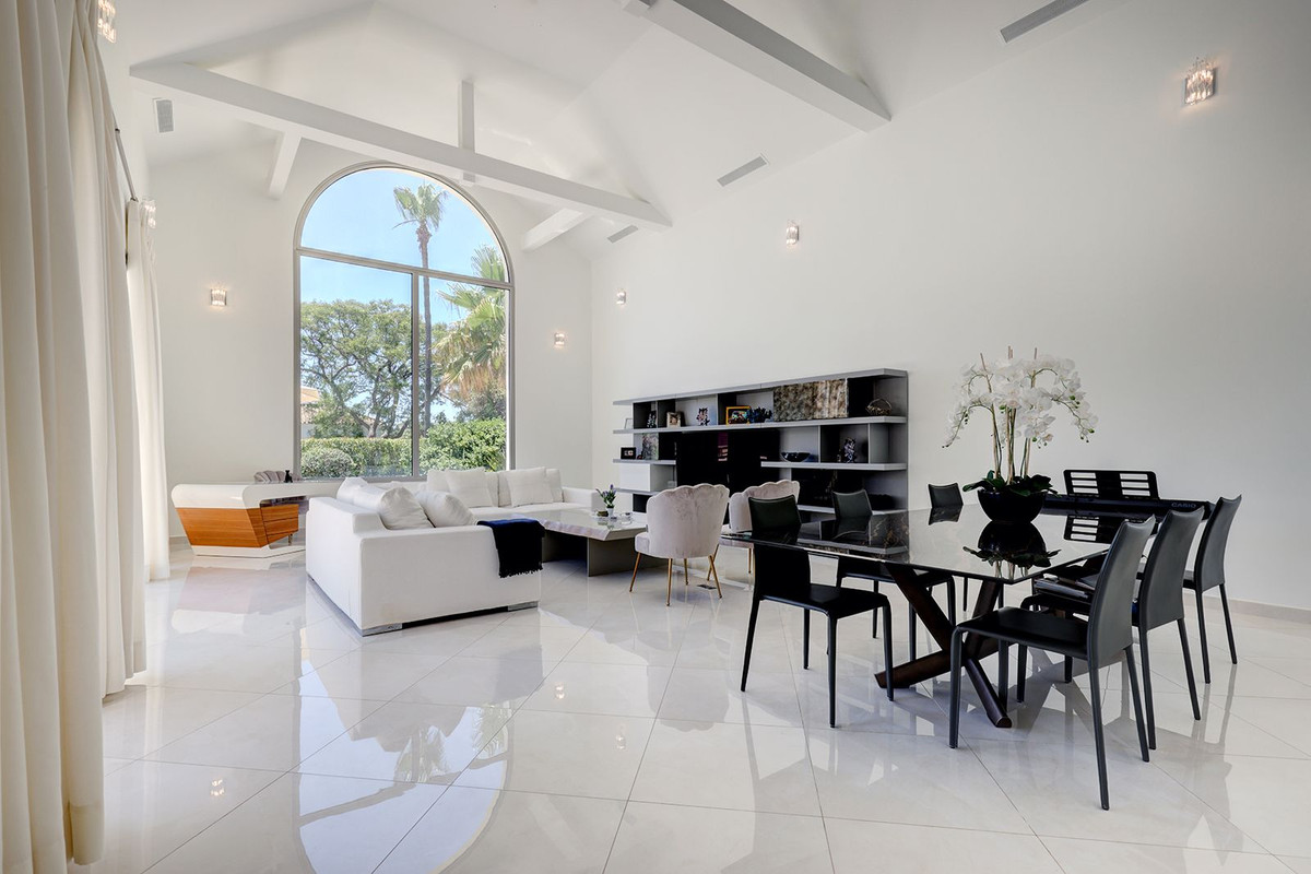 5 Bedroom Villa in Sotogrande - Photo 11