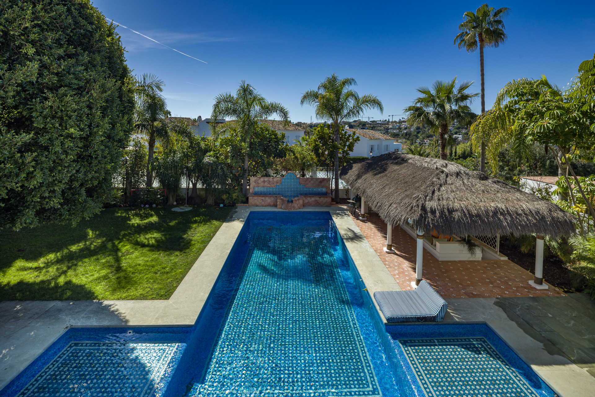 5 Bedroom Villa in Marbella - Photo 35