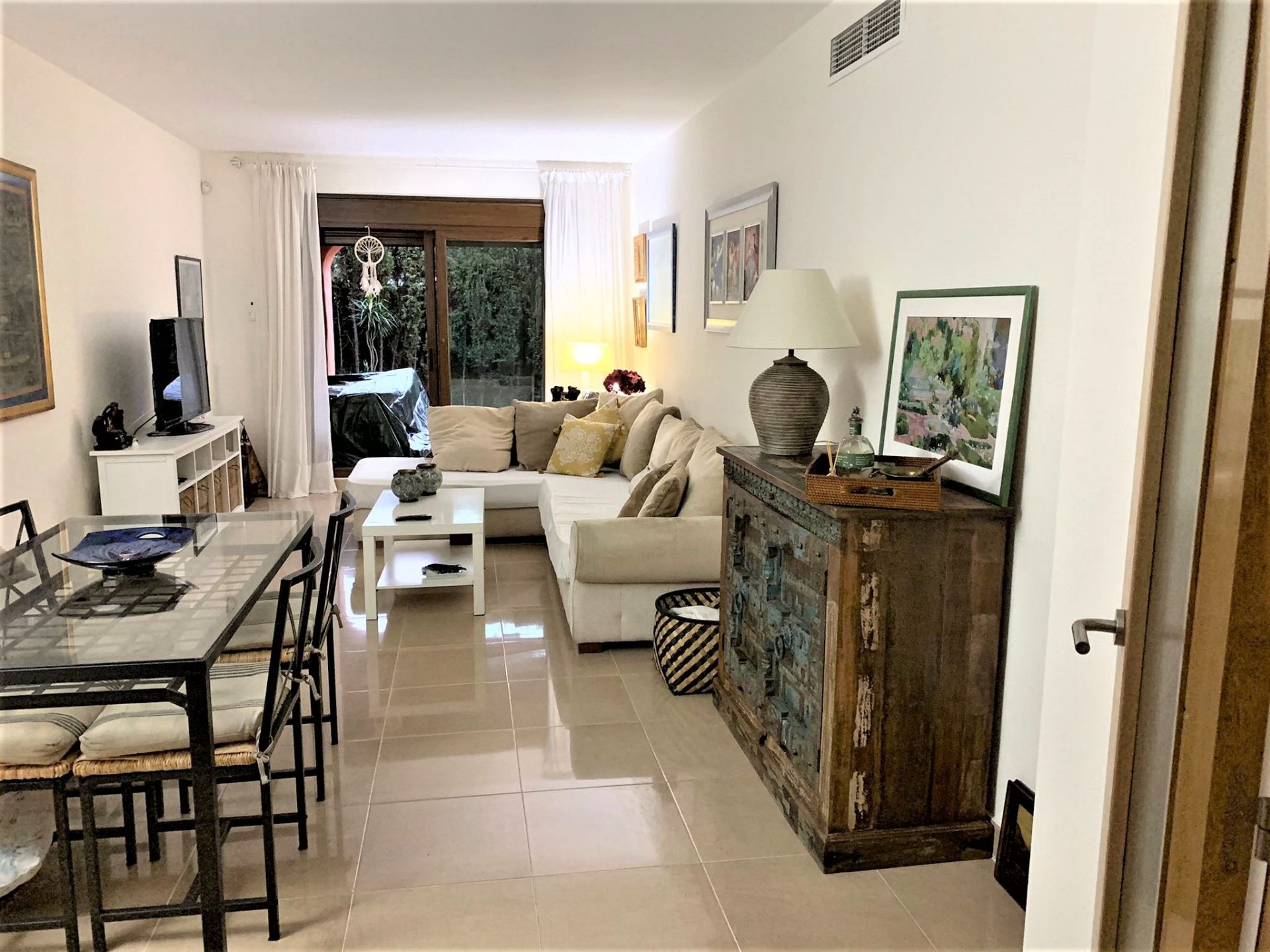 2 Bedroom Apartment in Estepona - Photo 5