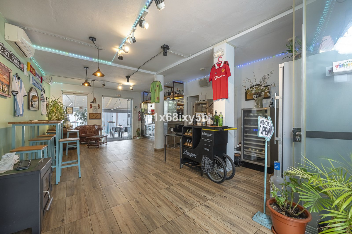 1 Bedroom Townhouse in Benahavís - Photo 2