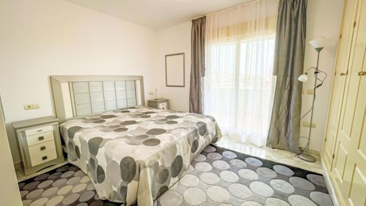 2 Bedroom Apartment in Mijas - Photo 2