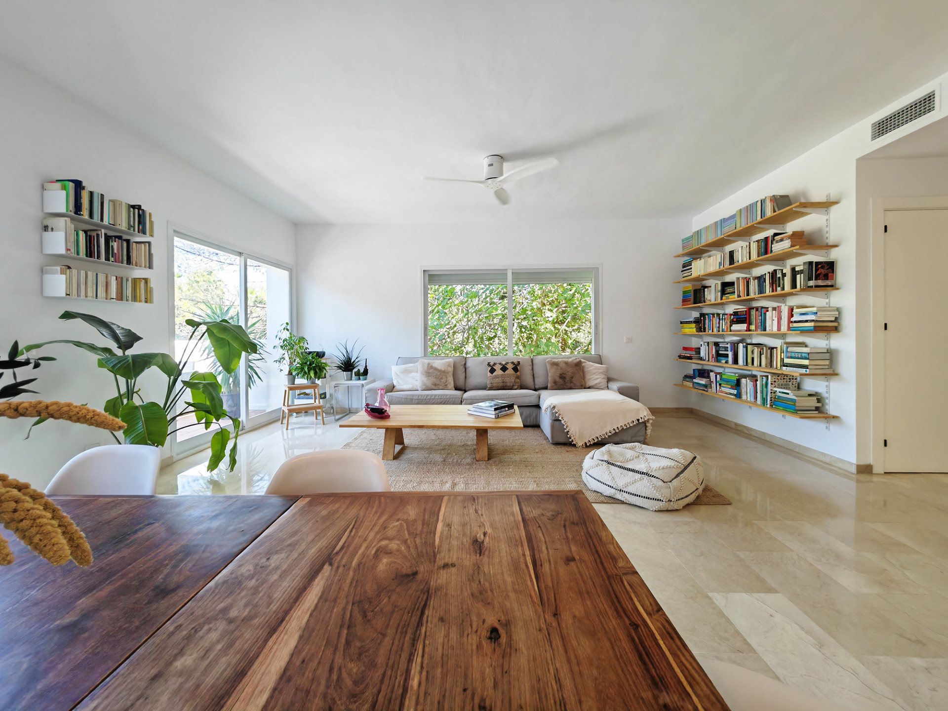 4 Bedroom Townhouse in Benahavís - Photo 2