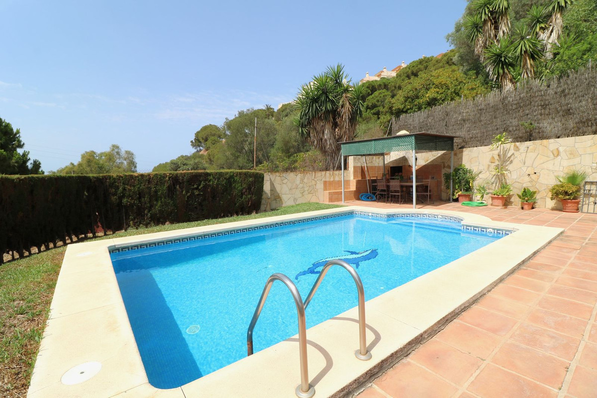4 Bedroom Villa in Marbella - Photo 5