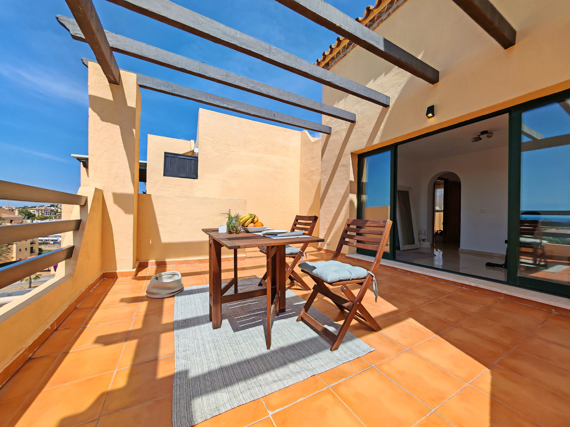 3 Bedroom Penthouse in Estepona - Photo 6