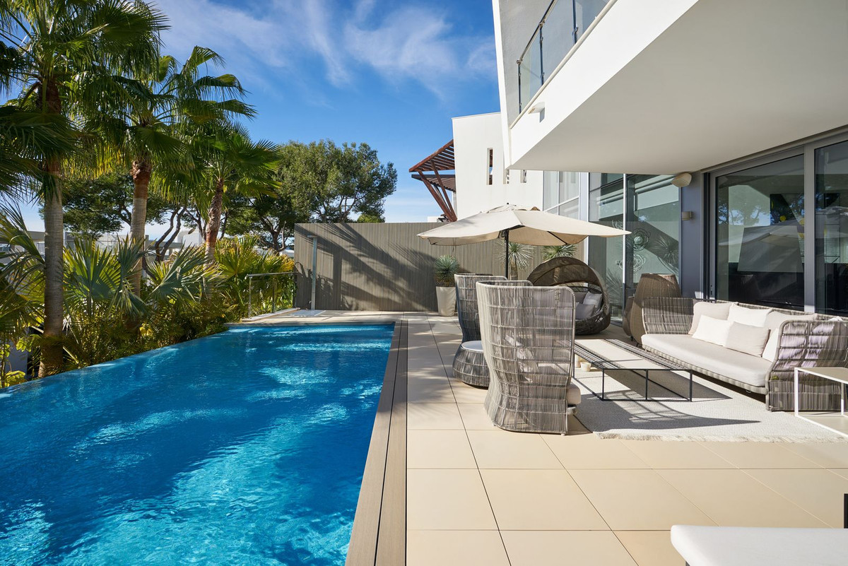 4 Bedroom Villa in Marbella - Photo 5