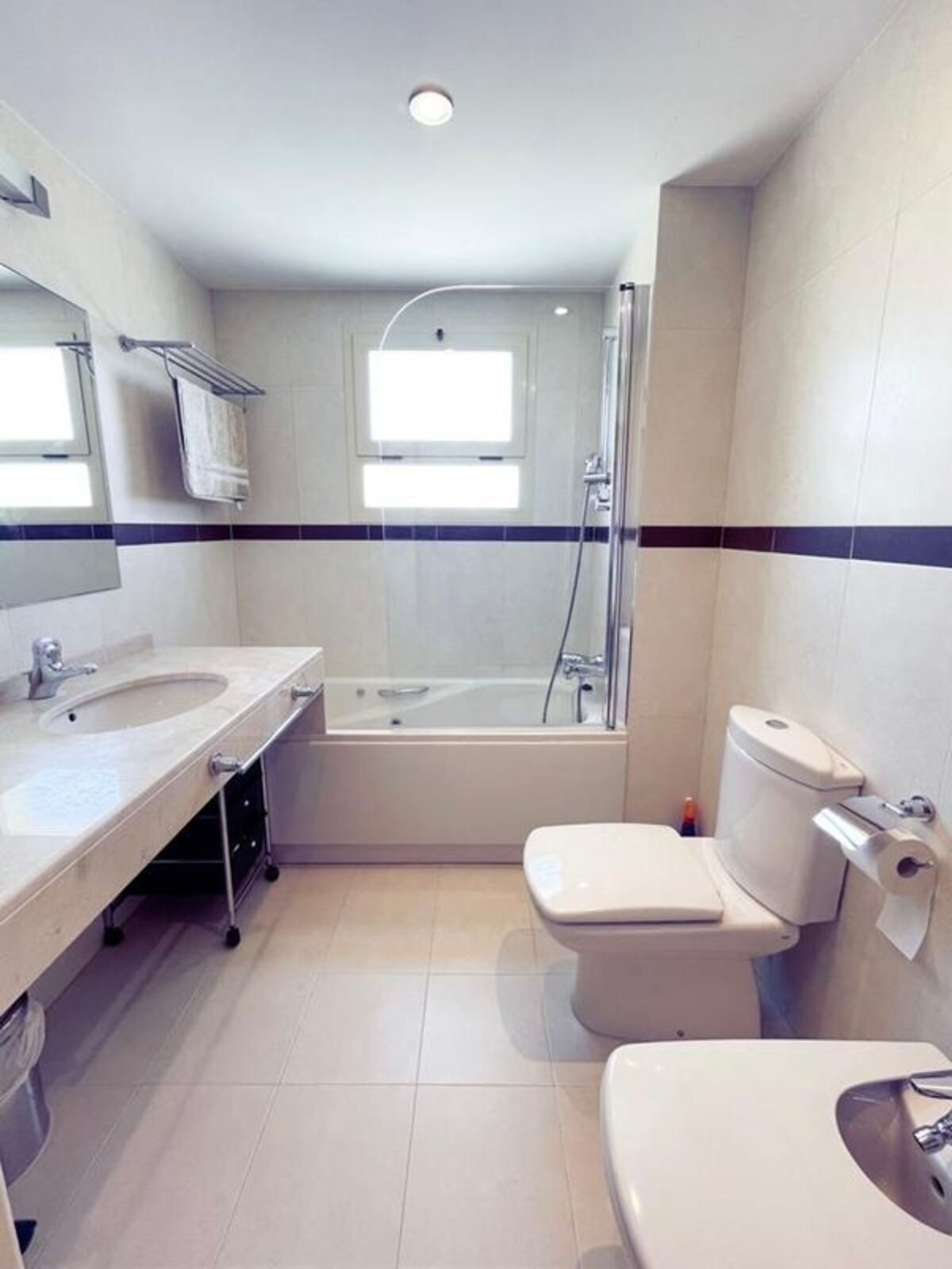 2 Bedroom Apartment in Mijas - Photo 9