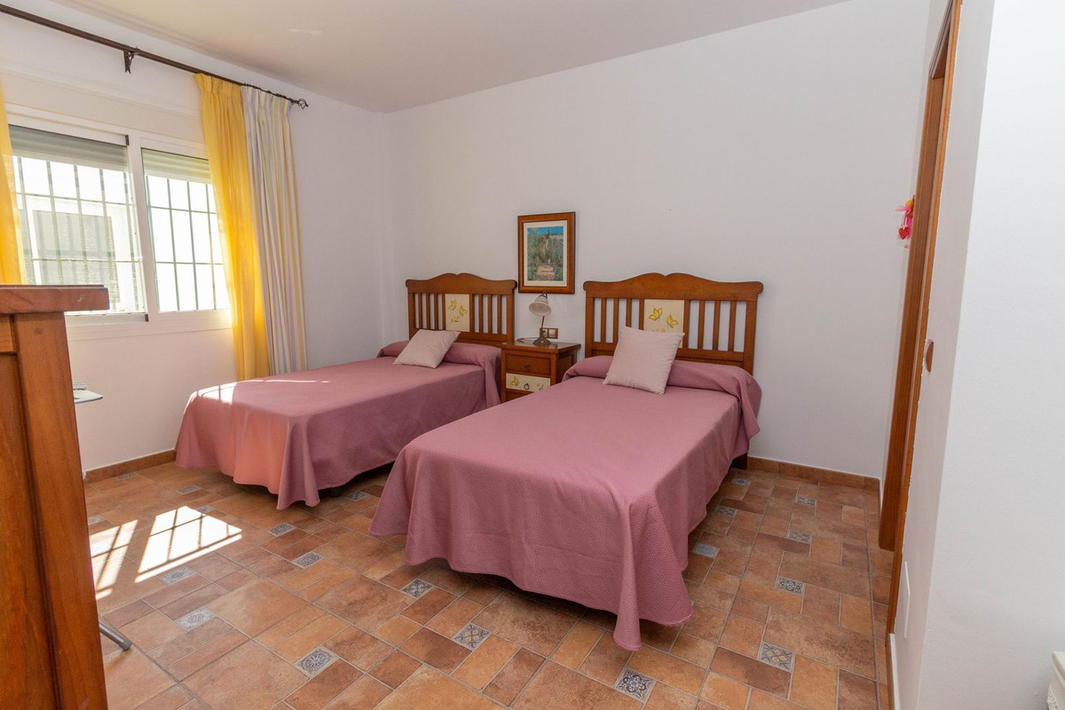 4 Bedroom Country house in Mijas - Фото 23
