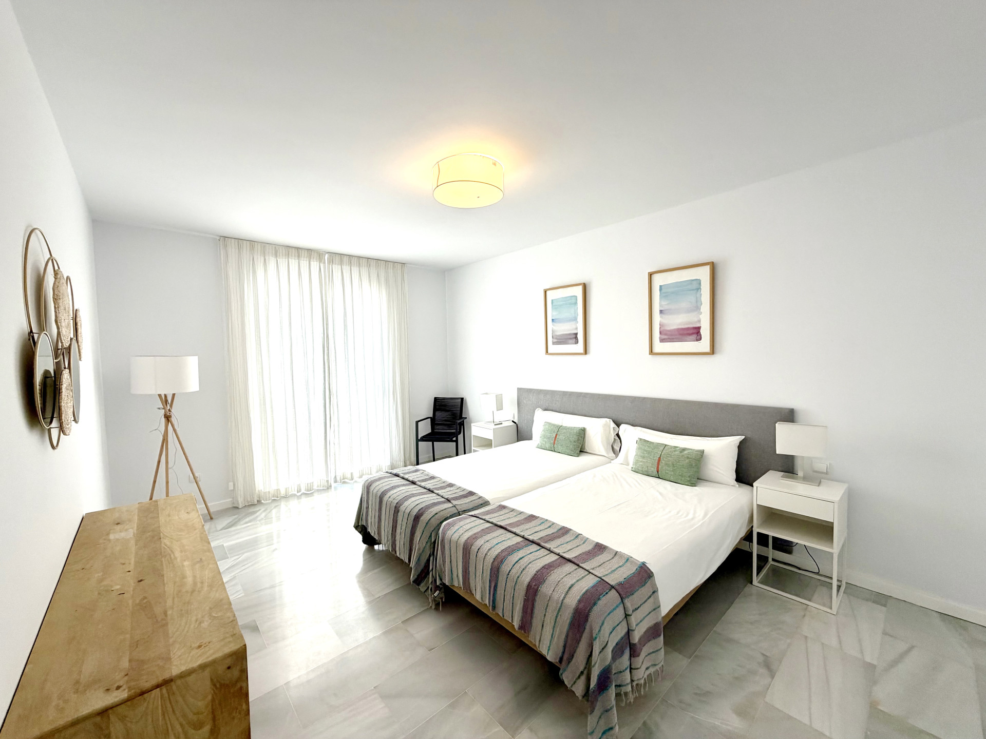 2 Bedroom Apartment in Marbella - Photo 21