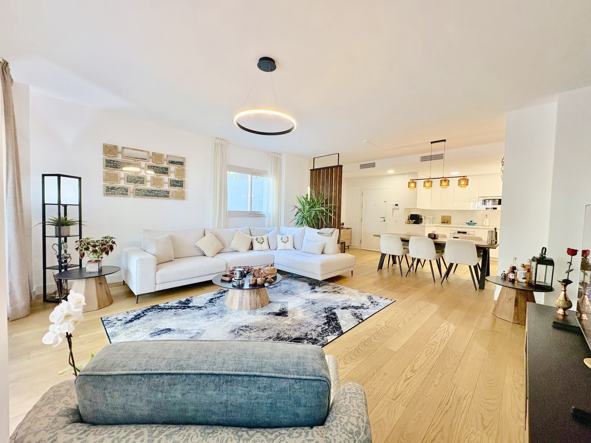 2 Bedroom Apartment in Mijas - Photo 2