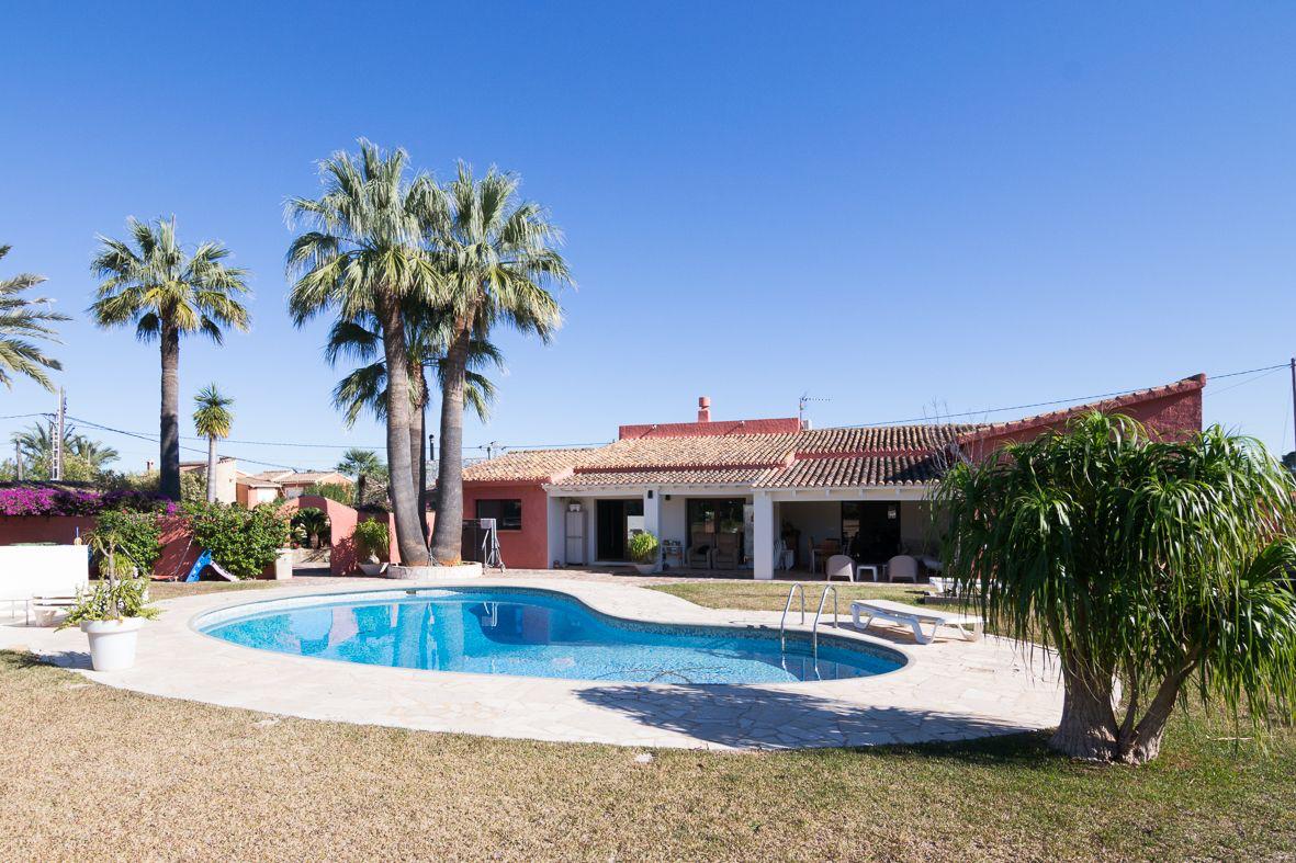 Moradia com 4 quartos com piscina em Alicante, Espanha – Foto 2