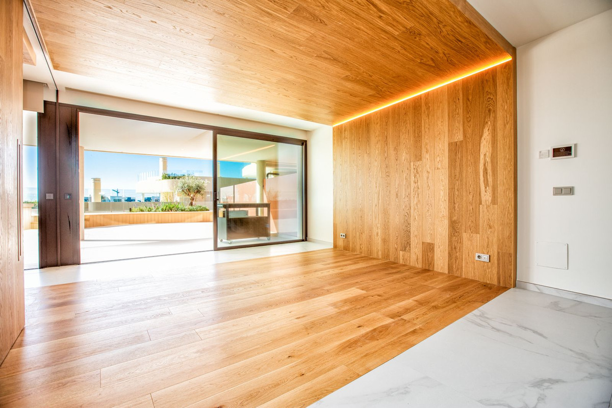 2 Bedroom Apartment in Fuengirola - Photo 34