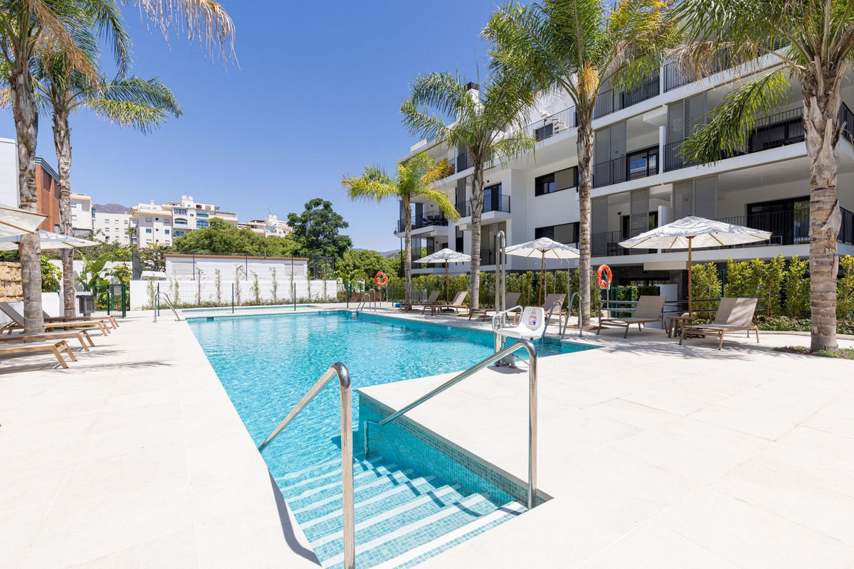 3 Bedroom Apartment in Estepona - Photo 6